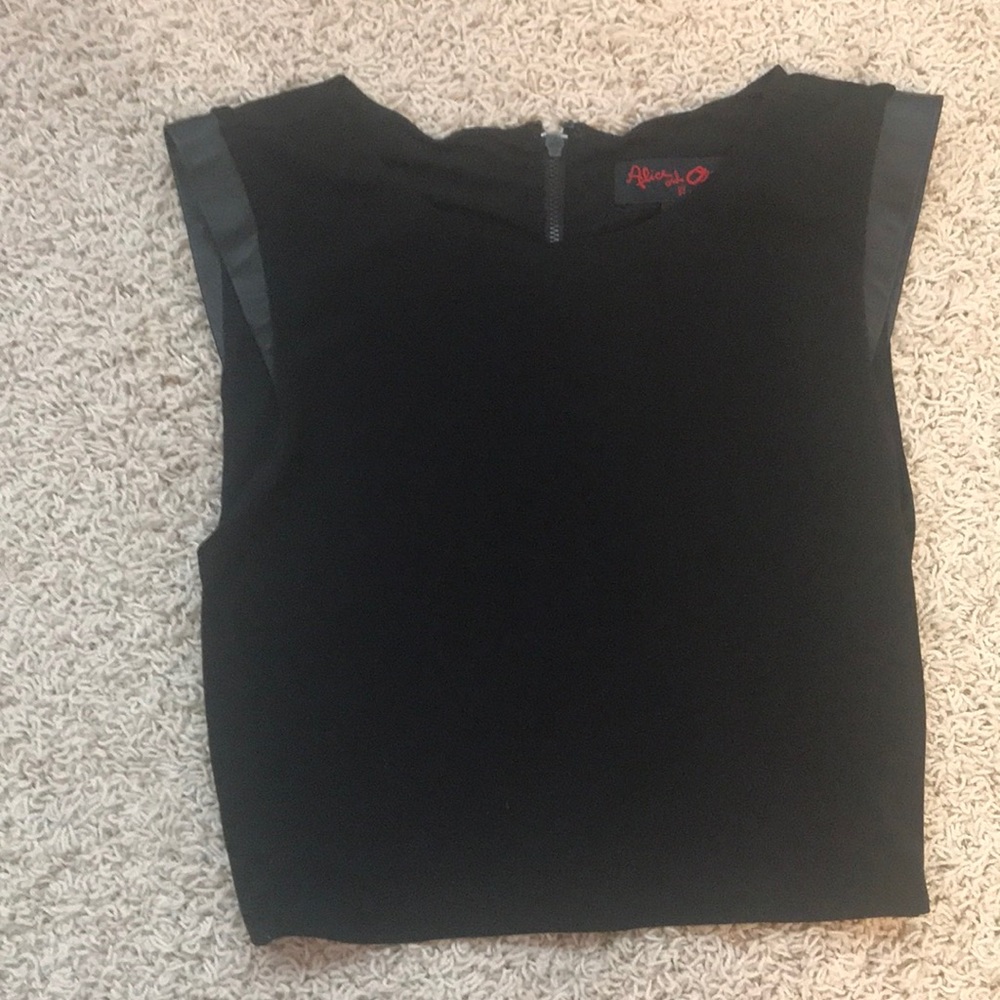 Alive and Olivia black crop top